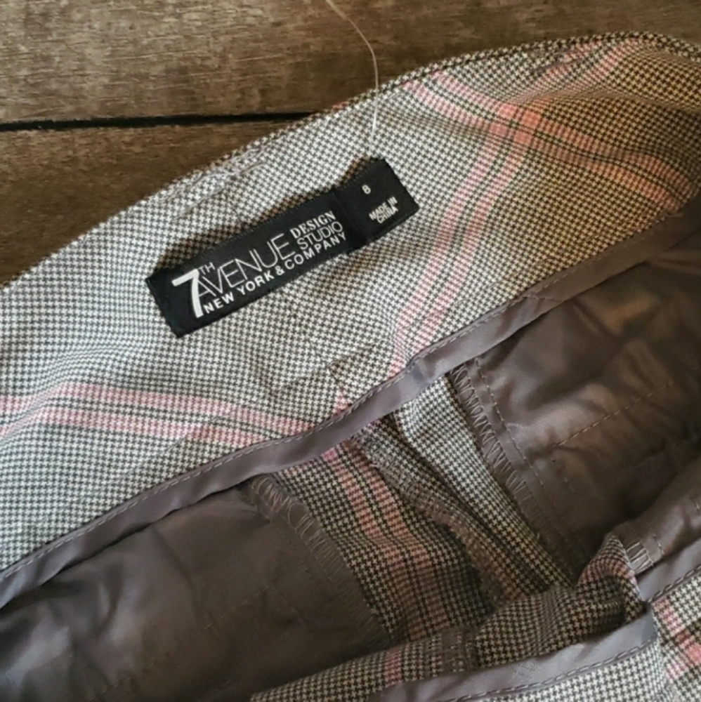 New York & Co Light grey & pink slacks 529 - Picture 5 of 6